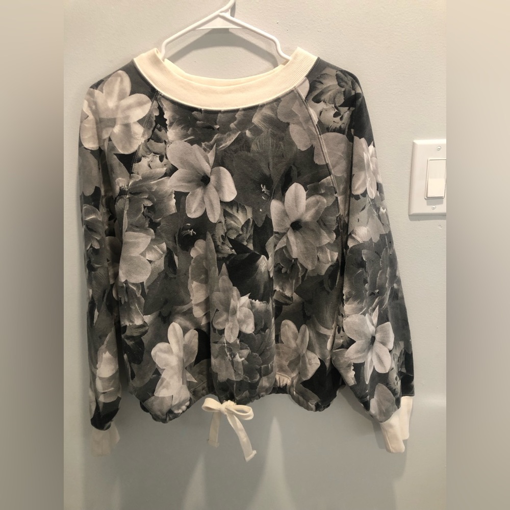 Old Navy Active Floral Drawstring Waist Oversized Cropped Pullover Sweatshirt